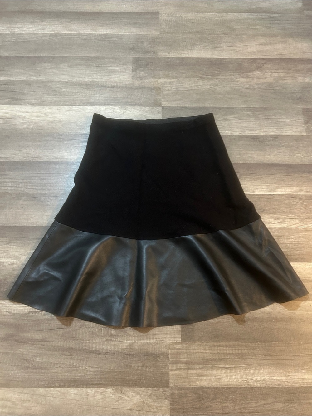 Sioni Women’s Black Skirt A-Line with Faux Leather Flounce Size Large